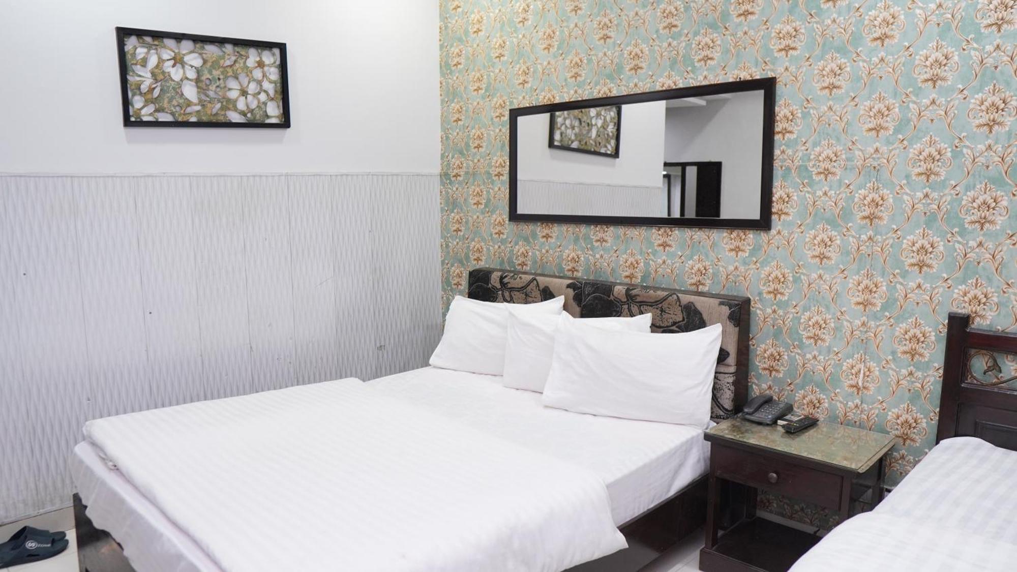 Hotel Silver Sand 木尔坦 外观 照片