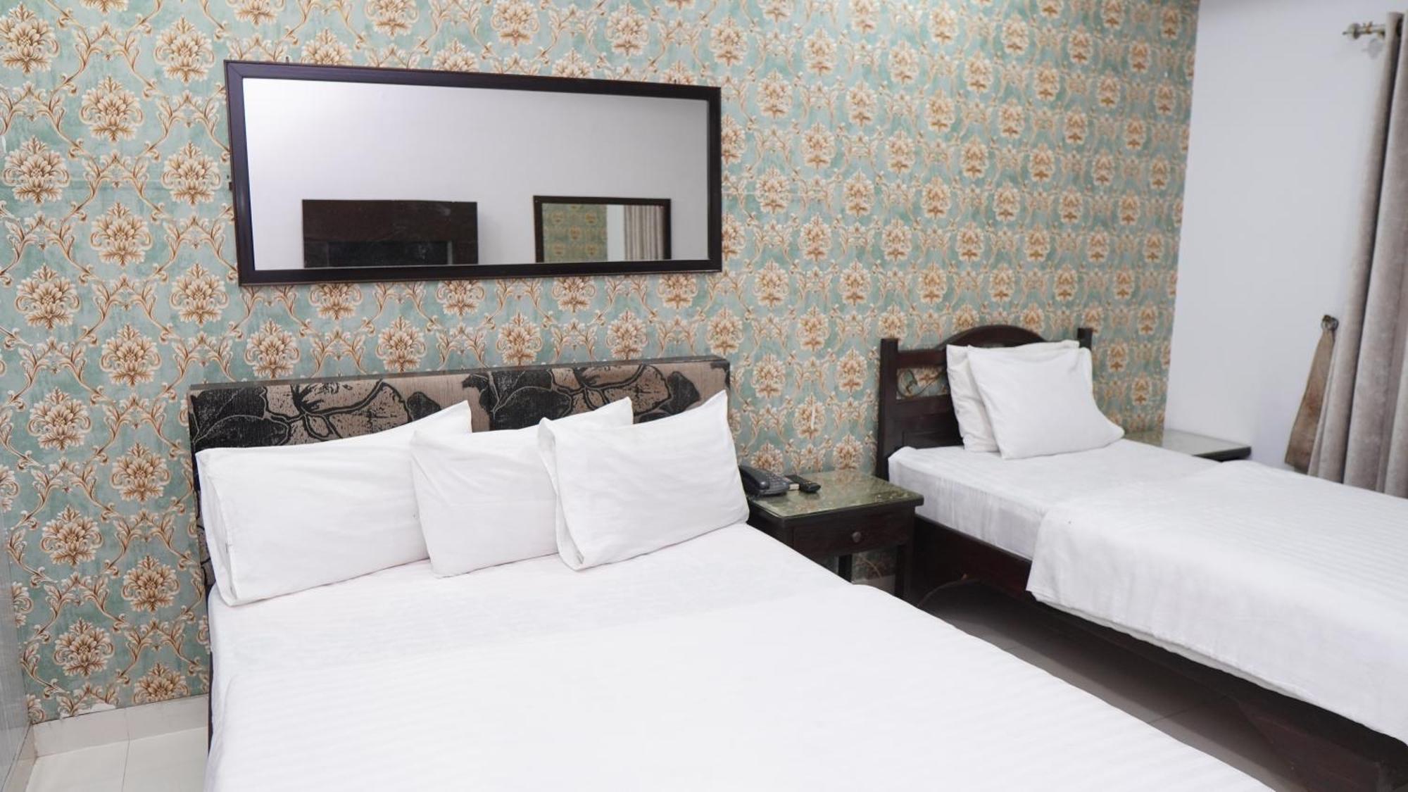Hotel Silver Sand 木尔坦 外观 照片